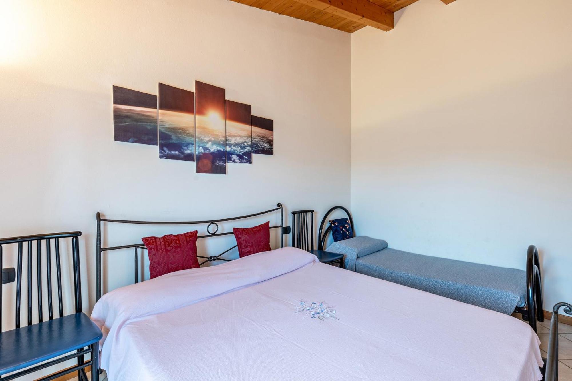 Residence La Corte Near Gardaland Castelnuovo del Garda Exteriör bild